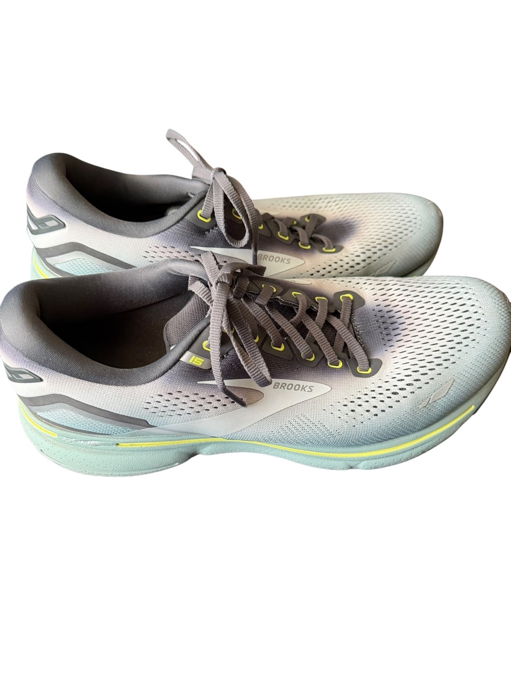 Brooks Ghost 15 running shoes size 10.5 men’s EUC